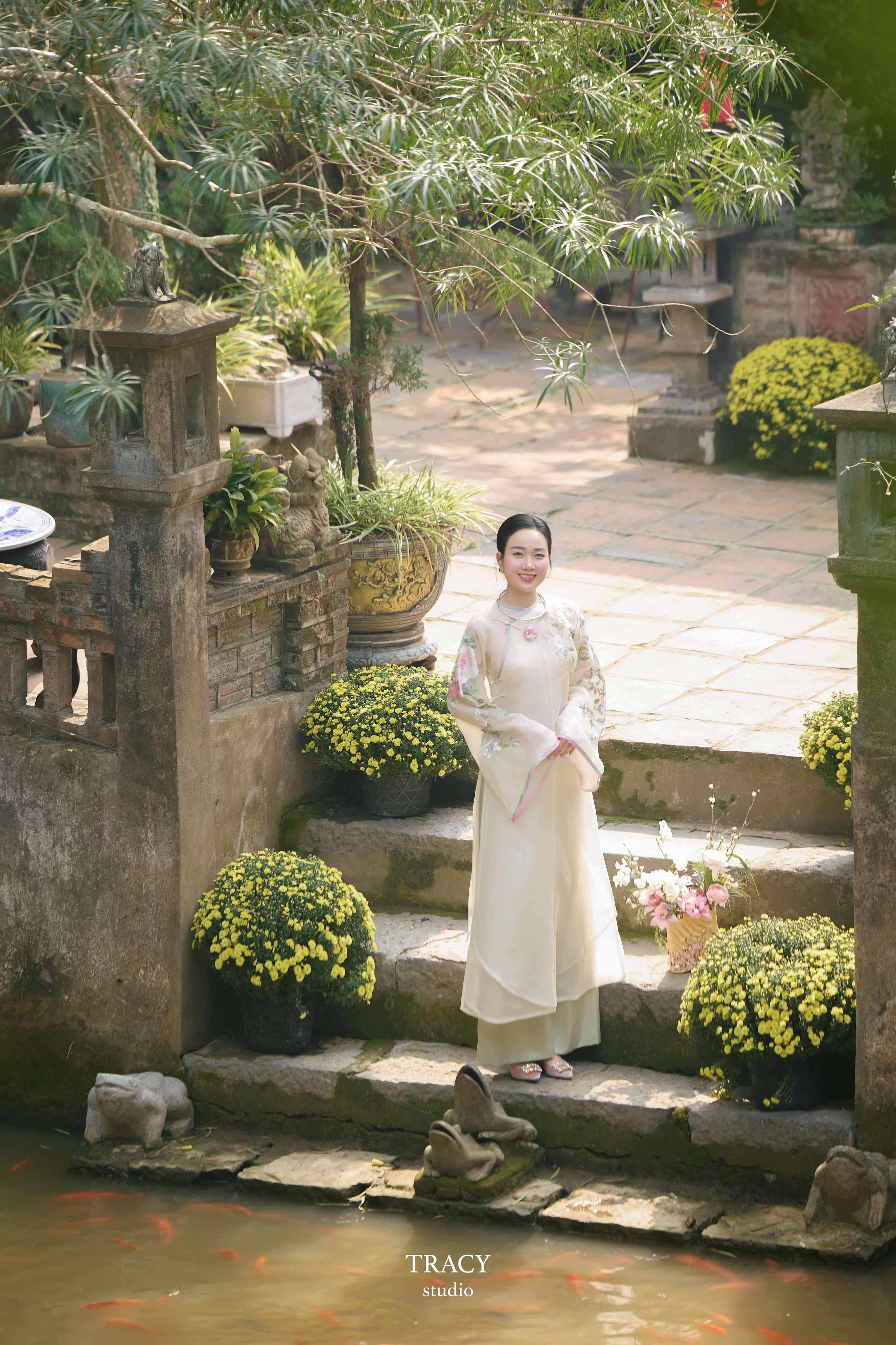 frontend/img/gallery/anh-tet-yem-ao-dai/tracy-studio-chup-ao-dai-lan-huong (14).jpg